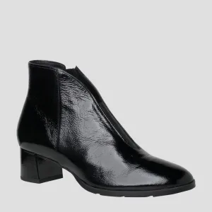 8-304811 - BLACK PATENT LEATHER