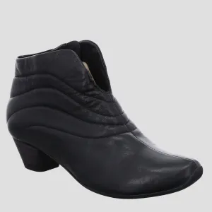 AIDA 686 - BLACK LEATHER