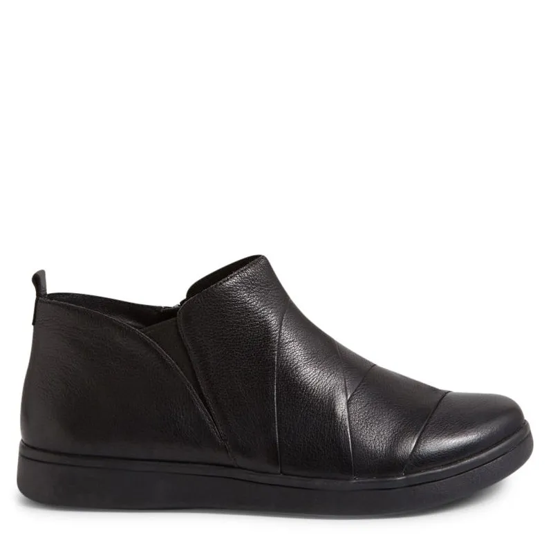 DAMLA XF - BLACK LEATHER-BLACK SOLE FS