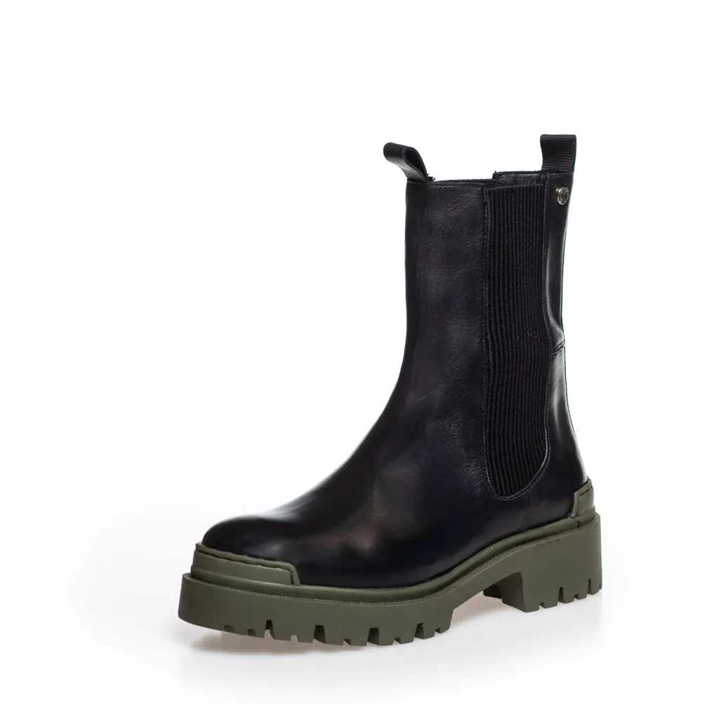DAY DREAMING - BLACK W/ARMY SOLE