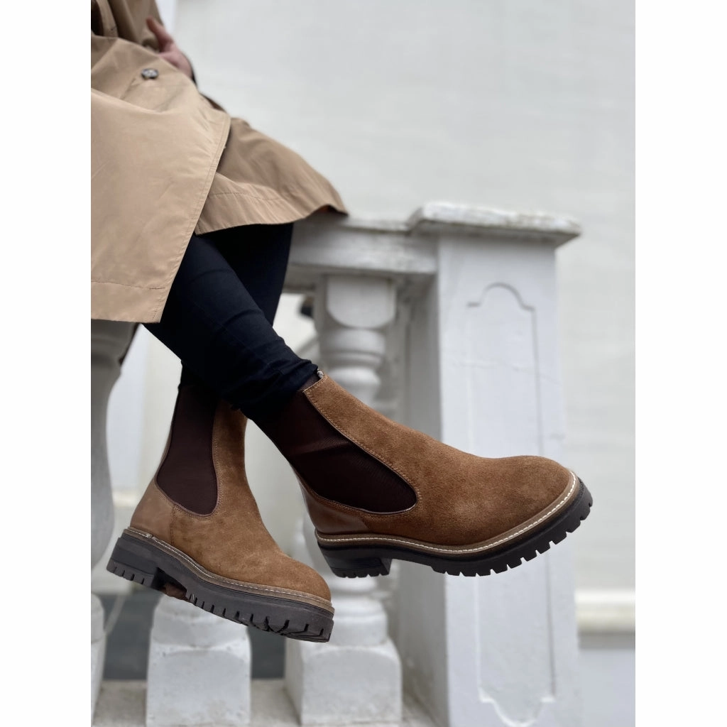 FALL 21 Suede - Cognac