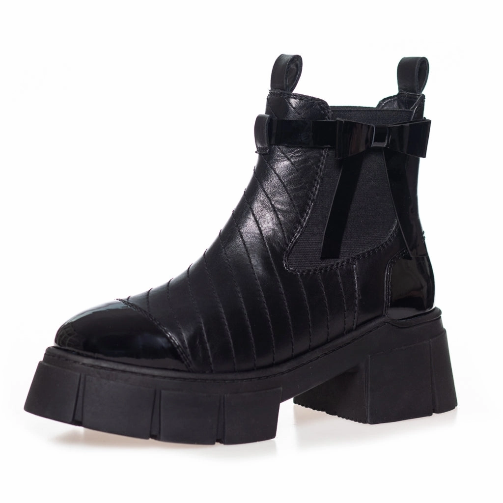 FALLING - BLACK PATENT