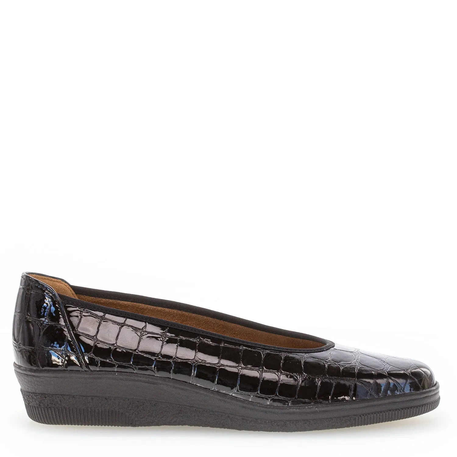 G06.400 - BLACK ALLIGATOR PATENT DRESS FLATS