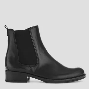 G31.600 - BLACK LEATHER ANKLE BOOTS