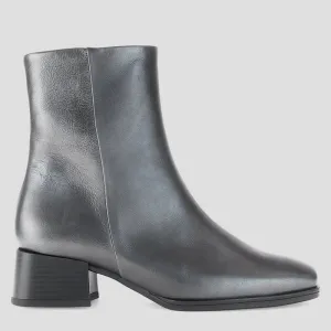 G32.920 - SILVER LEATHER ANKLE BOOTS