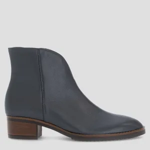 G55.512 - MIDNIGHT LEATHER ANKLE BOOTS