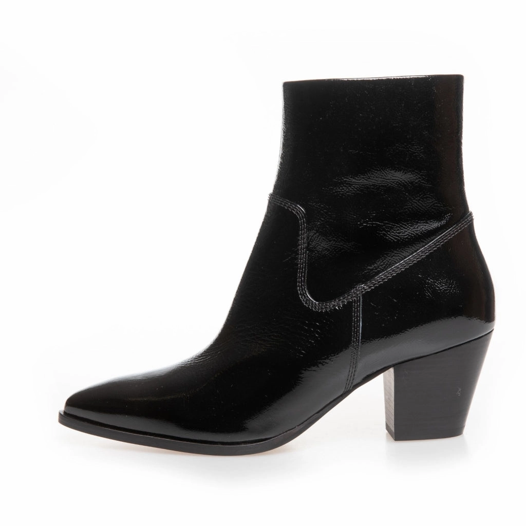 IT'S ALL ABOUT WALKING - PATENT - BLACK PATENT