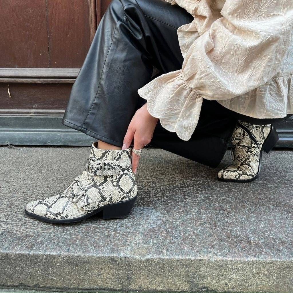 MOVE FOR MORE SN - BLACK/OFF WHITE