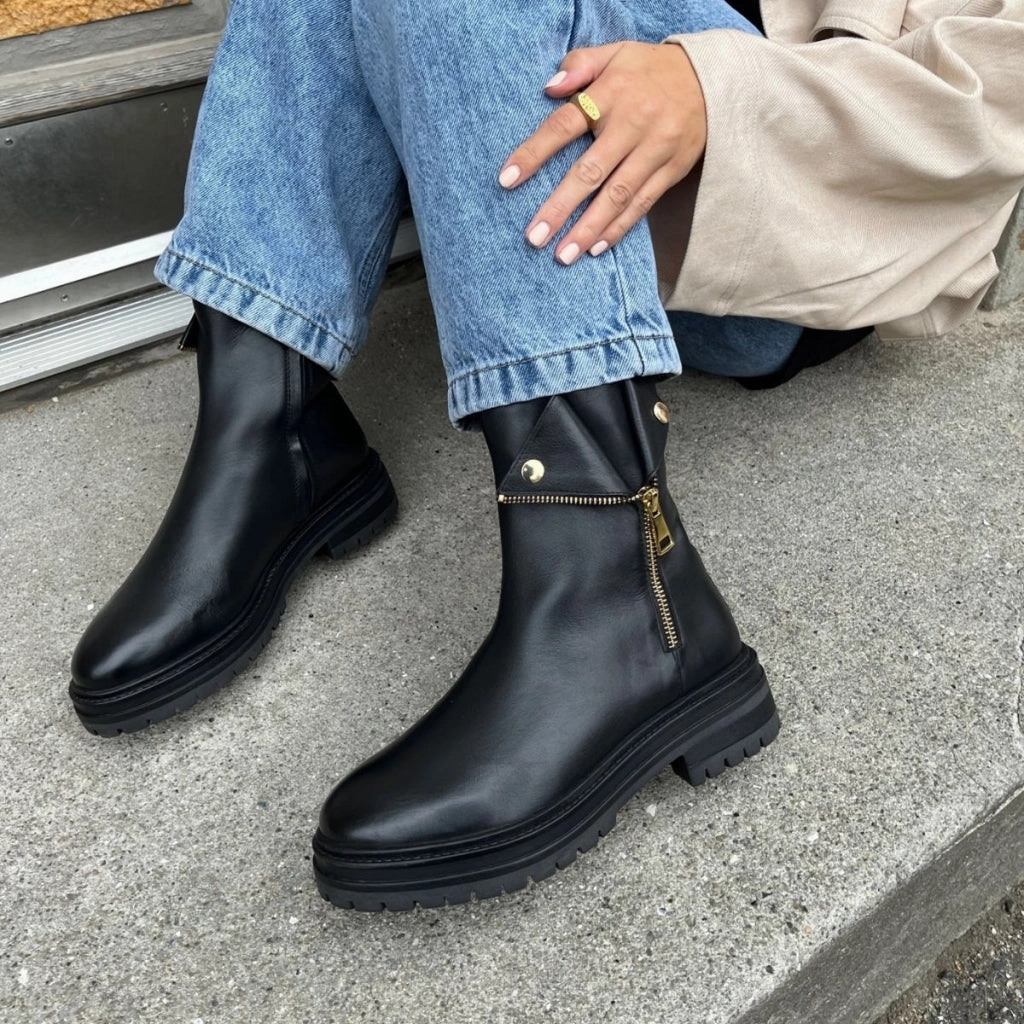 MY BOOTS AND MORE 1 - BLACK