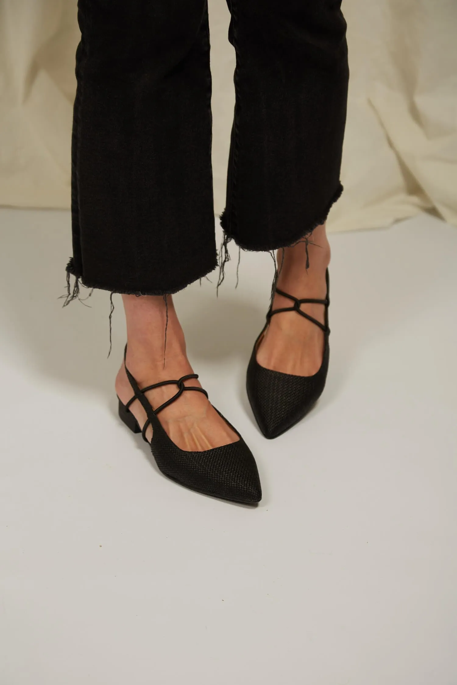 Sandalias Eco Suede Vegan Slingback Pumps | Black