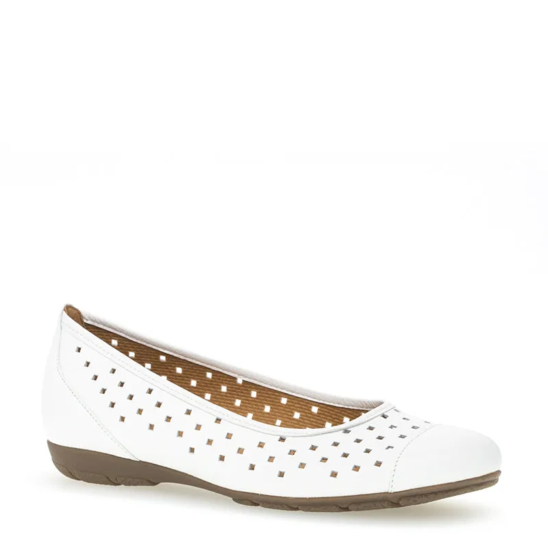 SKYLAR GA - WHITE LEATHER FLATS