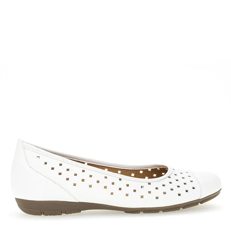 SKYLAR GA - WHITE LEATHER FLATS