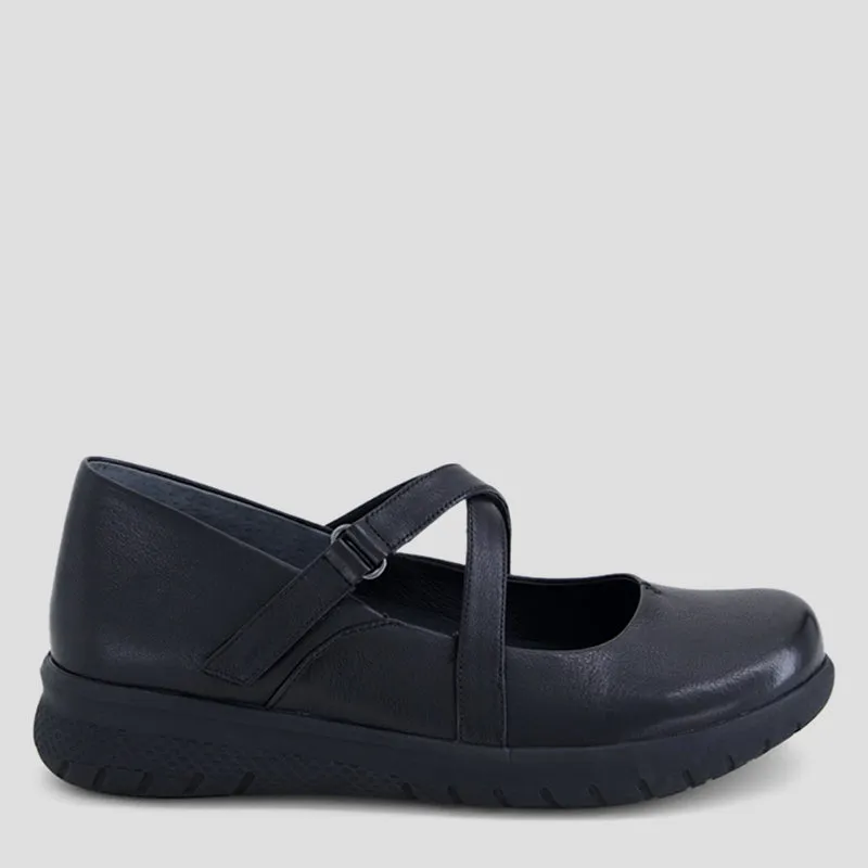 SOFFEES XF - BLACK LEATHER-BLACK SOLE